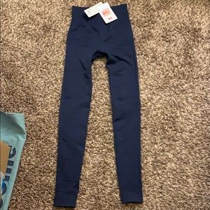 Uniqlo women HEAT TECH seamless leggings NEW